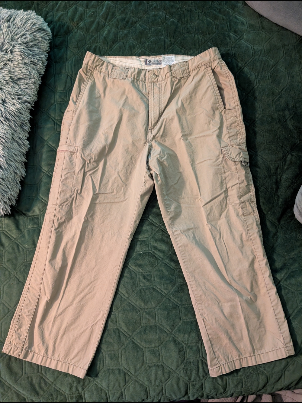 Columbia Women's Tan Cargo Capris